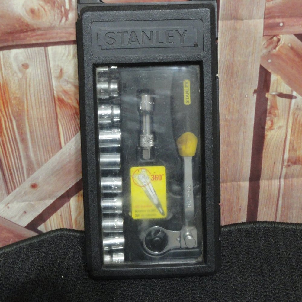 Stanley 360 rotation ratchet metric socket set in case~used handful times.